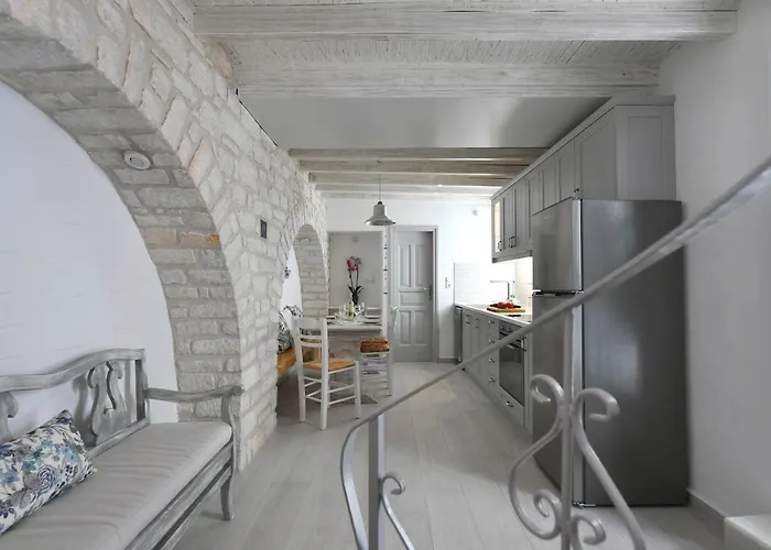 Porto De Calma Naousa (Paros)